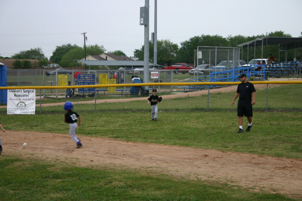 2005/05(May)/9th-Chance-Tball/2005-05-09-T-ball-Chance-01.JPG