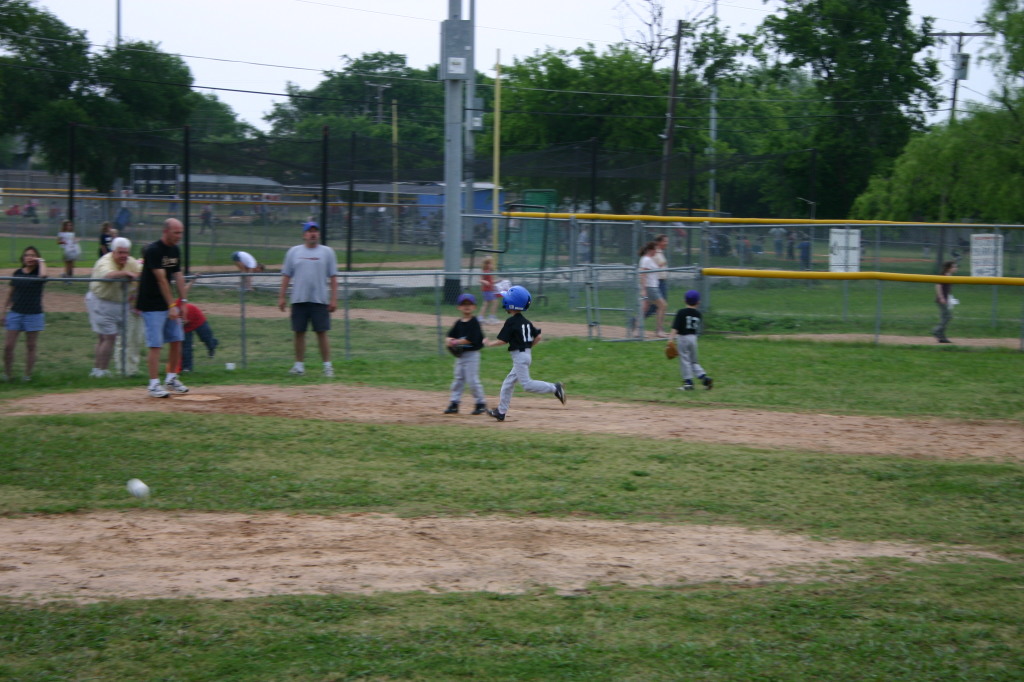 2005/05(May)/9th-Chance-Tball/1024x768_2005-05-09-T-ball-Chance-08.JPG