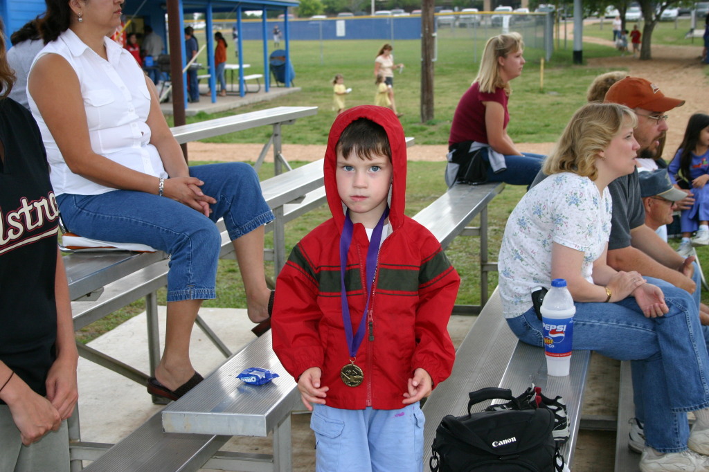 2005/05(May)/9th-Chance-Tball/1024x768_2005-05-09-T-ball-Chance-13-Dax.JPG