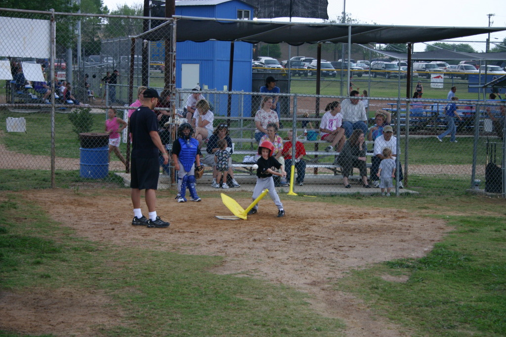 2005/05(May)/9th-Chance-Tball/1024x768_2005-05-09-T-ball-Chance-29.JPG