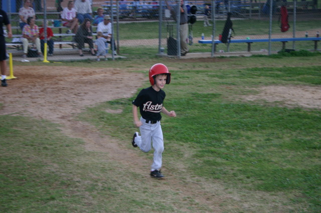 2005-05-09-T-ball-Chance-31.JPG