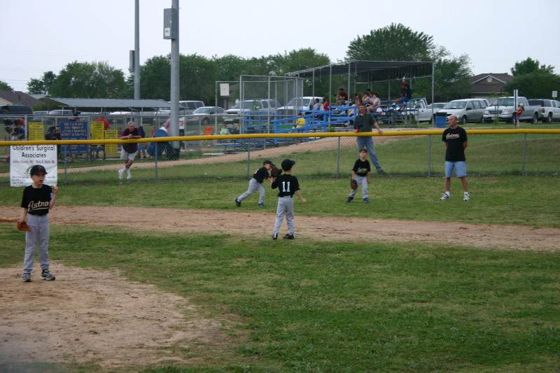 2005/05(May)/9th-Chance-Tball/800x600_2005-05-09-T-ball-Chance-16.JPG