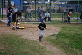 2005-05-09-T-ball-Chance-07.JPG