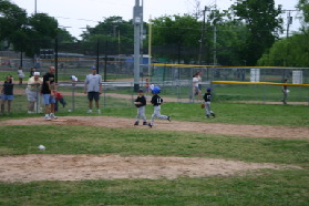 2005-05-09-T-ball-Chance-08.JPG