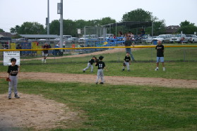 2005-05-09-T-ball-Chance-16.JPG