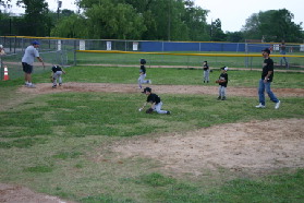 2005-05-09-T-ball-Chance-25-pitcher.JPG