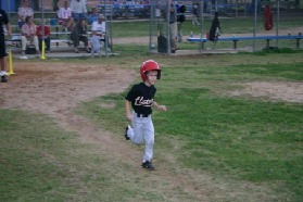 2005-05-09-T-ball-Chance-31.JPG