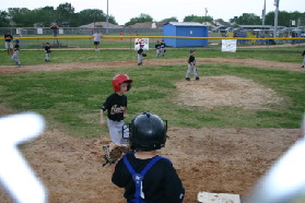 2005-05-09-T-ball-Chance-33.JPG