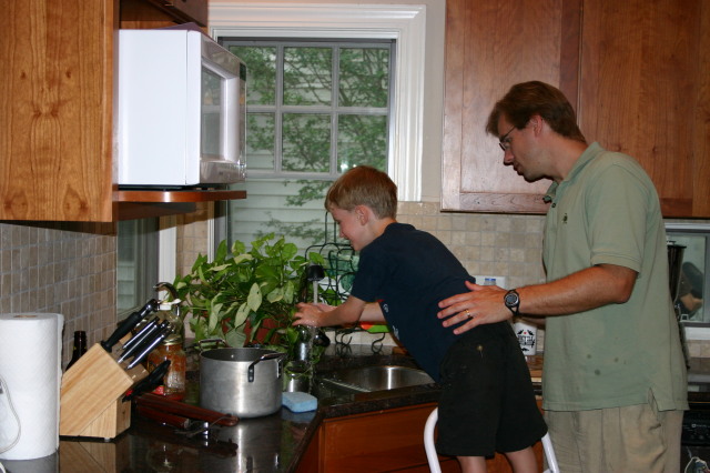 2005-05-29-Dinner-at-Allums-28-Chance-Ben.JPG