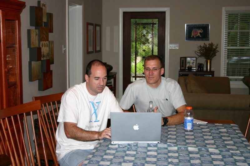 2005/05(May)/Allums-Dinner/800x600_2005-05-29-Dinner-at-Allums-24-Shane-Travis.JPG