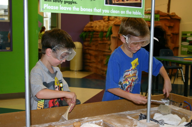 2005/05(May)/Austin-Childrens-Museum/640x480_2005-05-07-Childrens-Museum-33-Chance-Dax.JPG