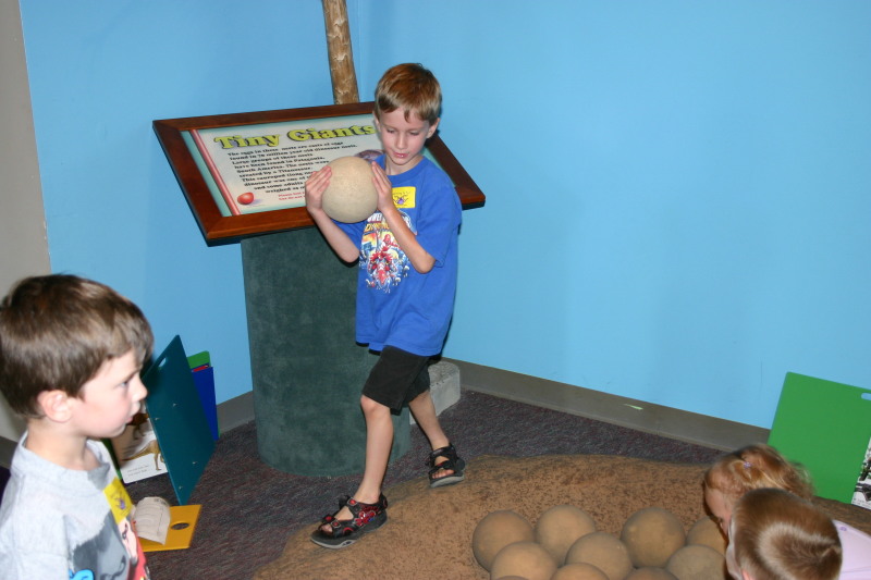 2005/05(May)/Austin-Childrens-Museum/800x600_2005-05-07-Childrens-Museum-09-Chance-Dax.JPG