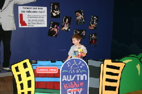 2005-05-07-Childrens-Museum-07-Dax.JPG