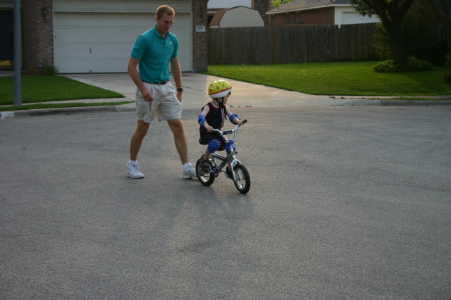2005/05(May)/Biking/640x480_2005-05-12-bikes-03-Dax-Travis.JPG
