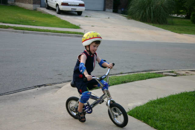 2005-05-12-bikes-13-Dax.JPG
