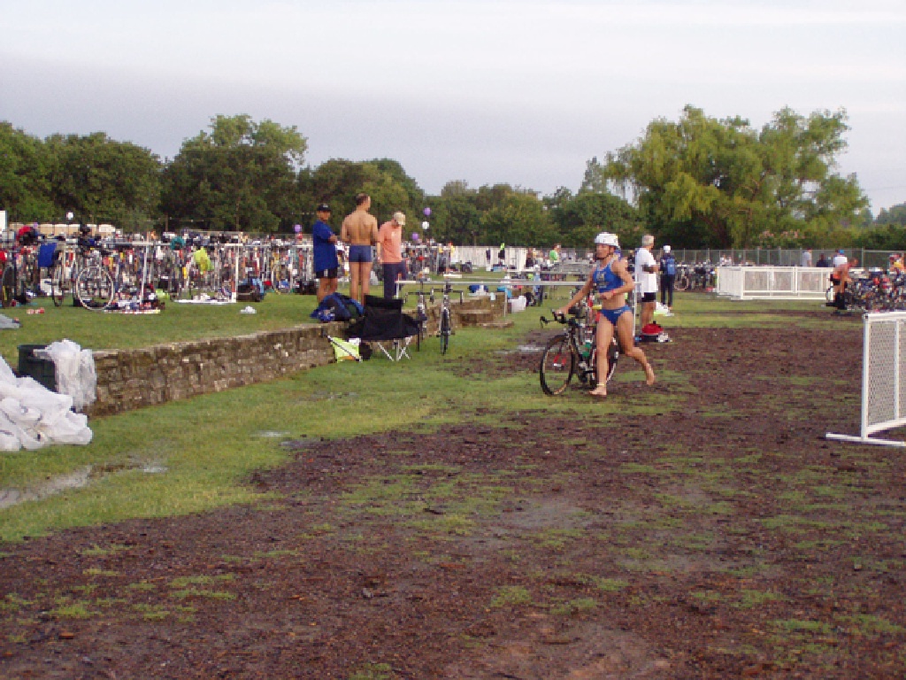 2005/05(May)/CapTexTriathlon/2005-05-30-00-Desiree-bike.jpg