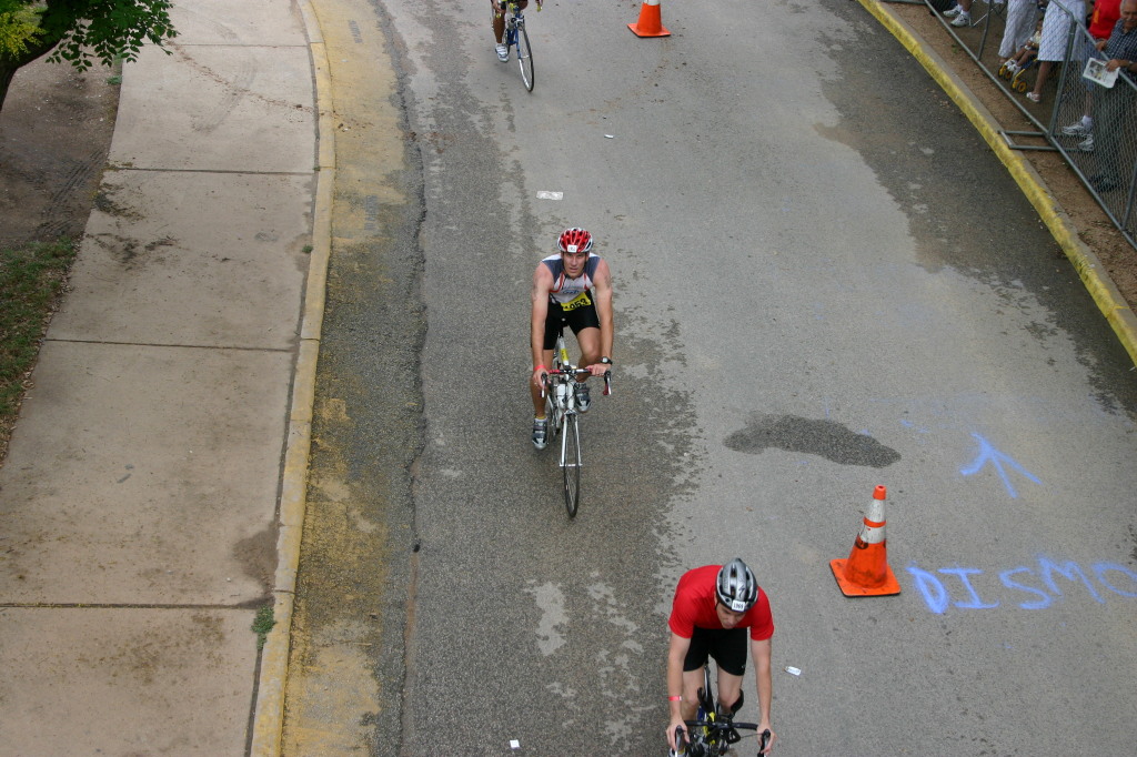 2005/05(May)/CapTexTriathlon/1024x768_2005-05-30-CapTexTri-22-Travis-bike.JPG