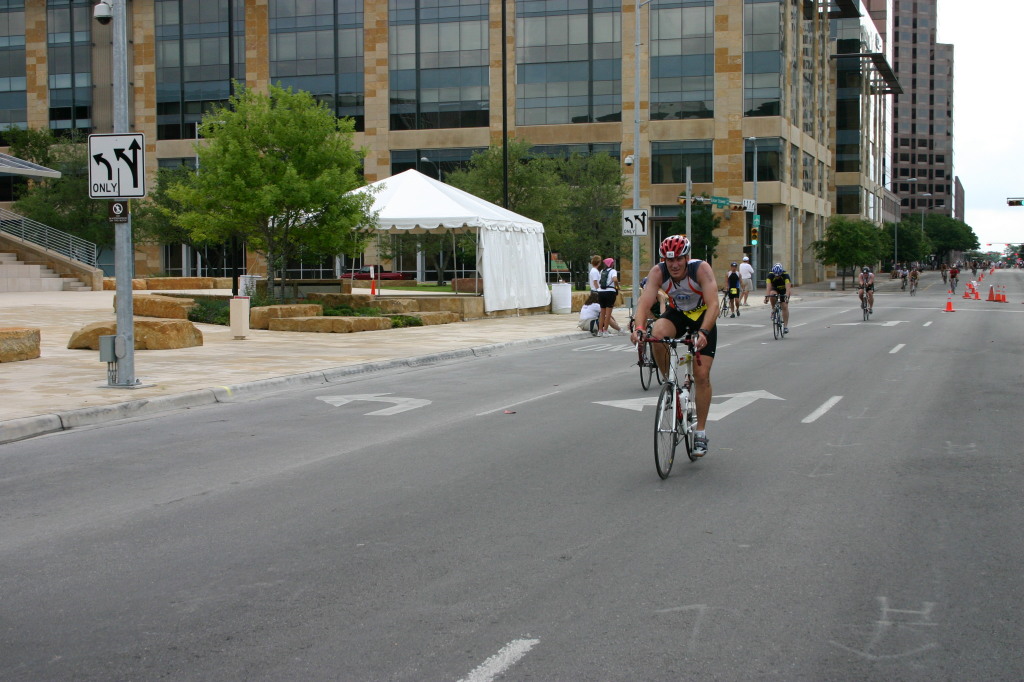 2005-05-30-CapTexTri-24-Travis-bike.JPG