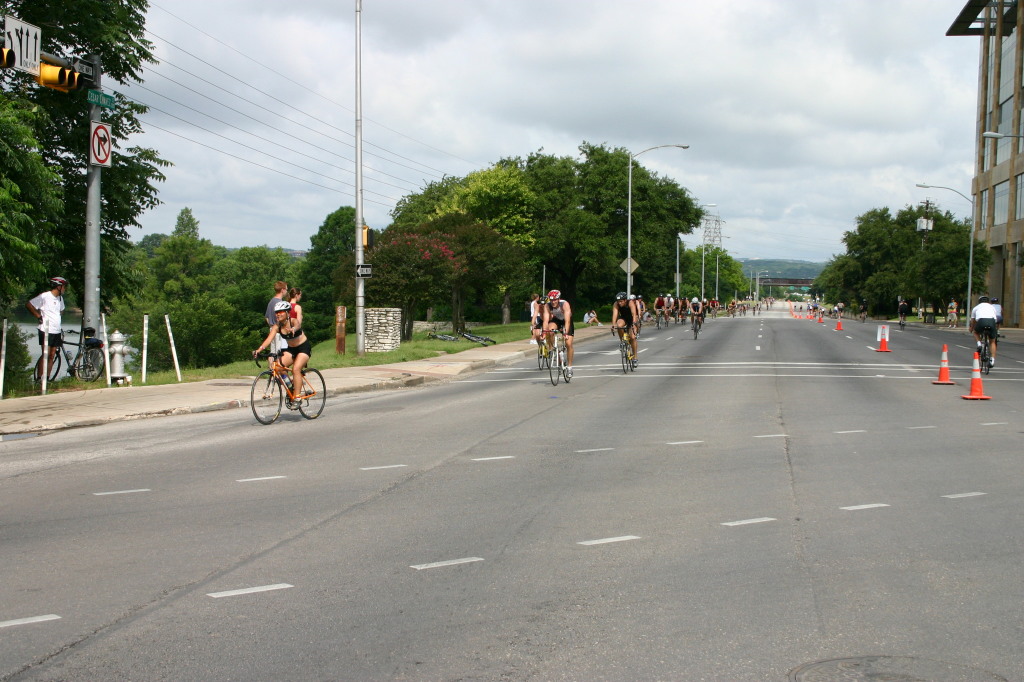 2005/05(May)/CapTexTriathlon/1024x768_2005-05-30-CapTexTri-34-Travis-bike.JPG