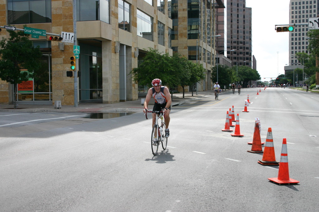 2005-05-30-CapTexTri-43-Travis-bike.JPG