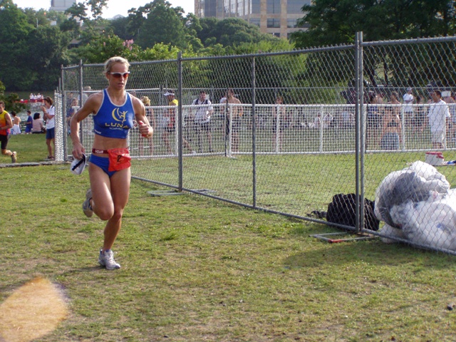 2005/05(May)/CapTexTriathlon/640x480_2005-05-30-00-Desiree2.jpg
