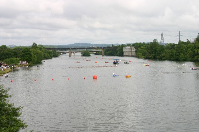 2005-05-30-CapTexTri-11-swimmers.JPG