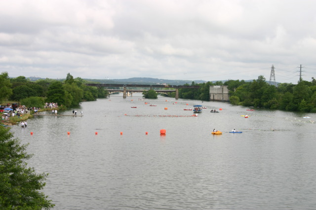 2005-05-30-CapTexTri-12-swimmers.JPG