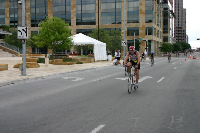 2005/05(May)/CapTexTriathlon/640x480_2005-05-30-CapTexTri-24-Travis-bike.JPG