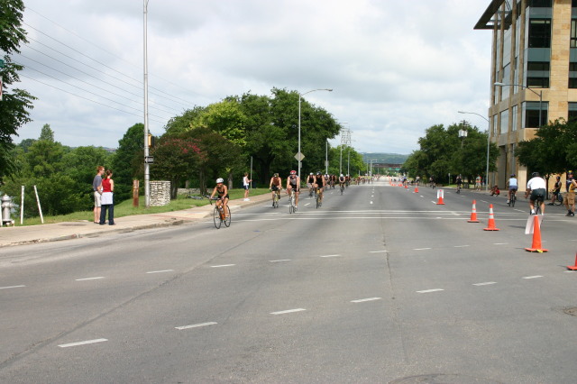 2005/05(May)/CapTexTriathlon/640x480_2005-05-30-CapTexTri-32-Travis-bike.JPG