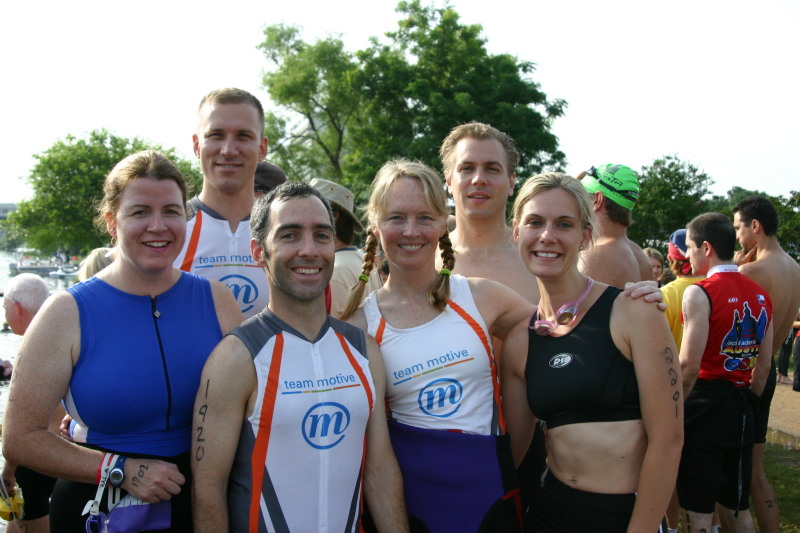 2005/05(May)/CapTexTriathlon/800x600_2005-05-30-CapTexTri-07-Margret-Travis-Mike-Anna-Ben-Jen.JPG