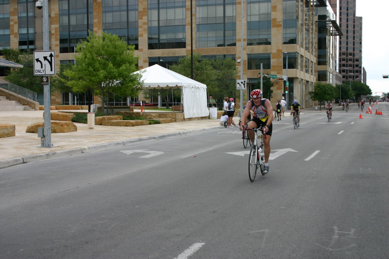 2005-05-30-CapTexTri-24-Travis-bike.JPG