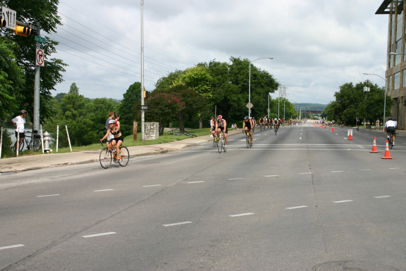 2005-05-30-CapTexTri-34-Travis-bike.JPG