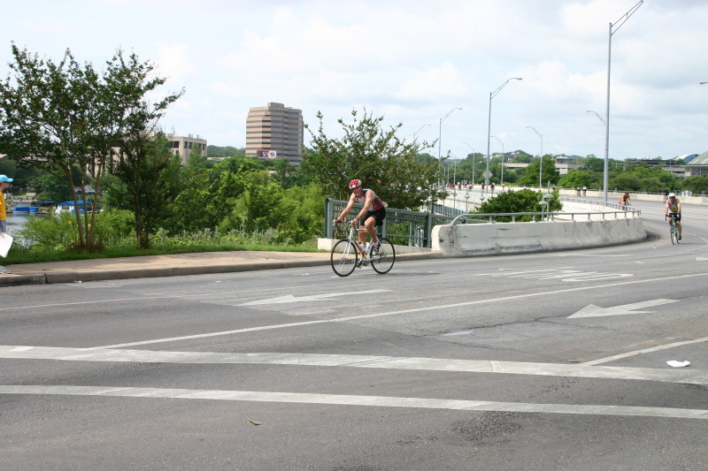2005-05-30-CapTexTri-38-Travis-bike.JPG