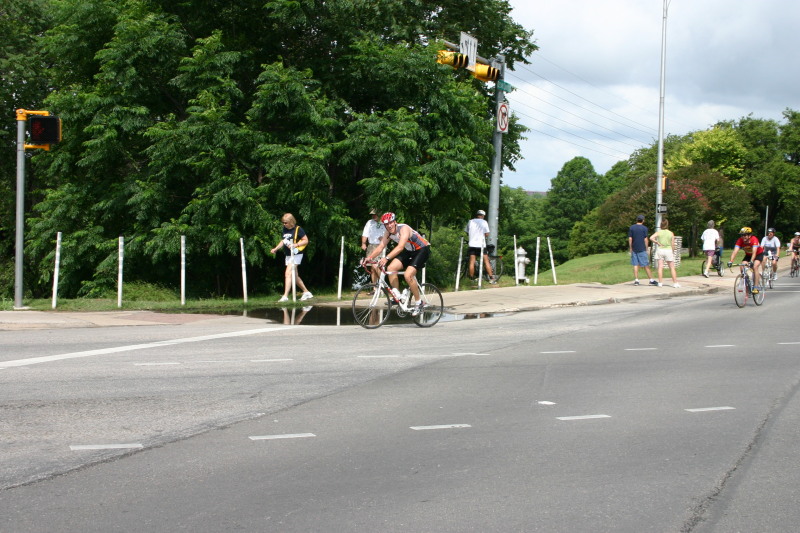 2005-05-30-CapTexTri-46-Travis-bike.JPG