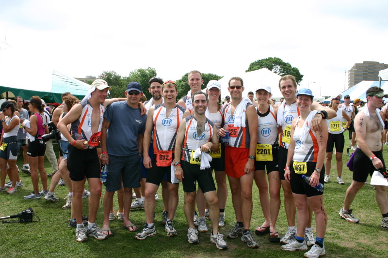 2005/05(May)/CapTexTriathlon/800x600_2005-05-30-CapTexTri-62-Team-Motive.JPG