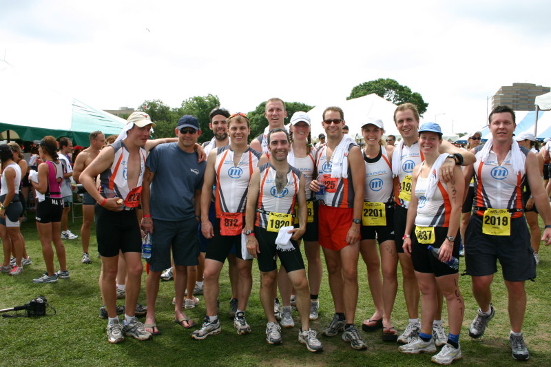 2005/05(May)/CapTexTriathlon/800x600_2005-05-30-CapTexTri-63-Team-Motive.JPG