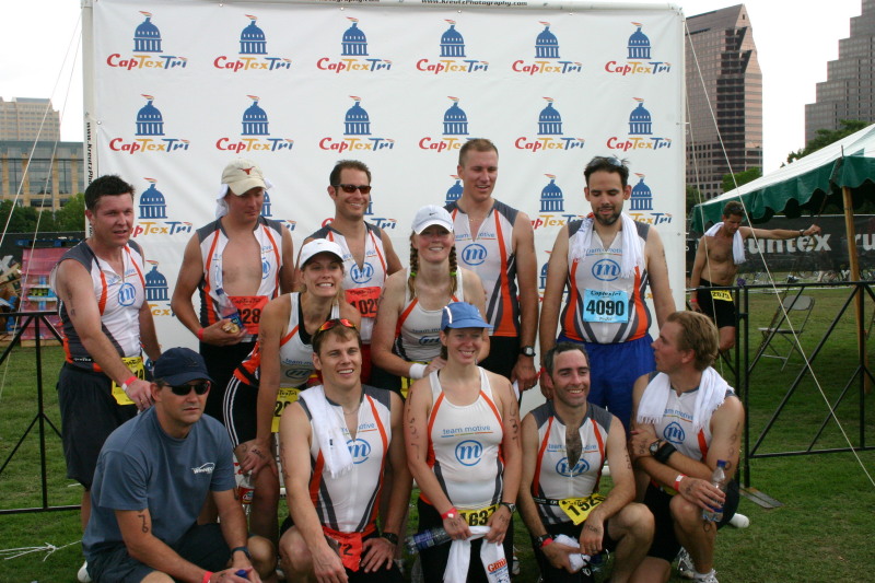 2005/05(May)/CapTexTriathlon/800x600_2005-05-30-CapTexTri-67-Team-Motive.JPG