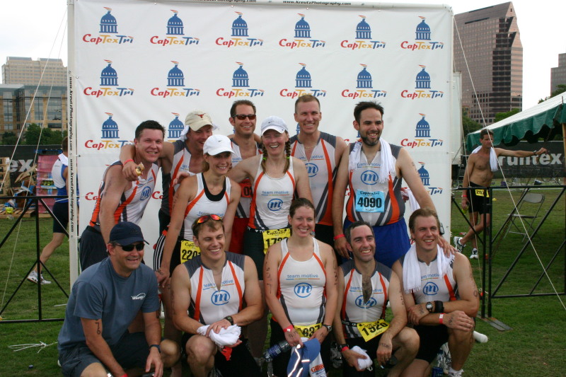 2005/05(May)/CapTexTriathlon/800x600_2005-05-30-CapTexTri-70-Team-Motive.JPG