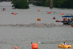 2005-05-30-CapTexTri-13-swimmers.JPG