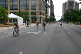 2005-05-30-CapTexTri-23-Travis-bike.JPG