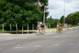 2005-05-30-CapTexTri-36-Travis-bike.JPG