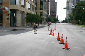 2005-05-30-CapTexTri-42-Travis-bike.JPG