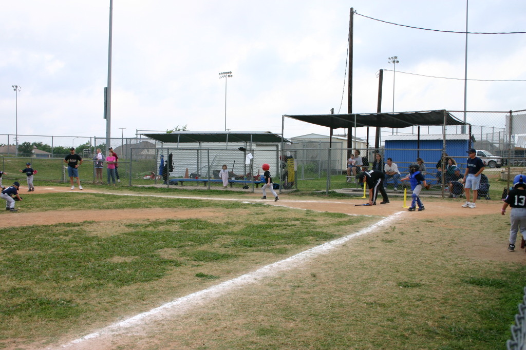 2005-05-07-Chance-Tball-42-running.JPG