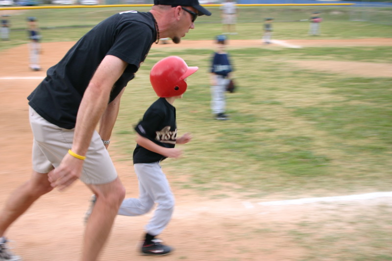 2005-05-07-Chance-Tball-07-running.JPG