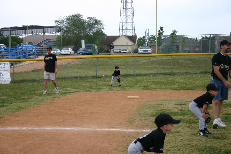 2005-05-07-Chance-Tball-09-outfield.JPG