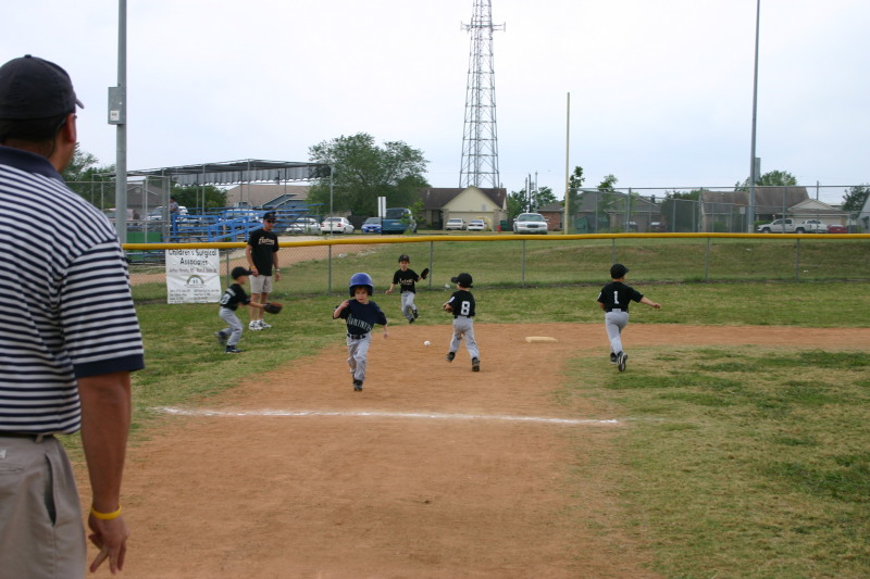 2005-05-07-Chance-Tball-10-outfield.JPG