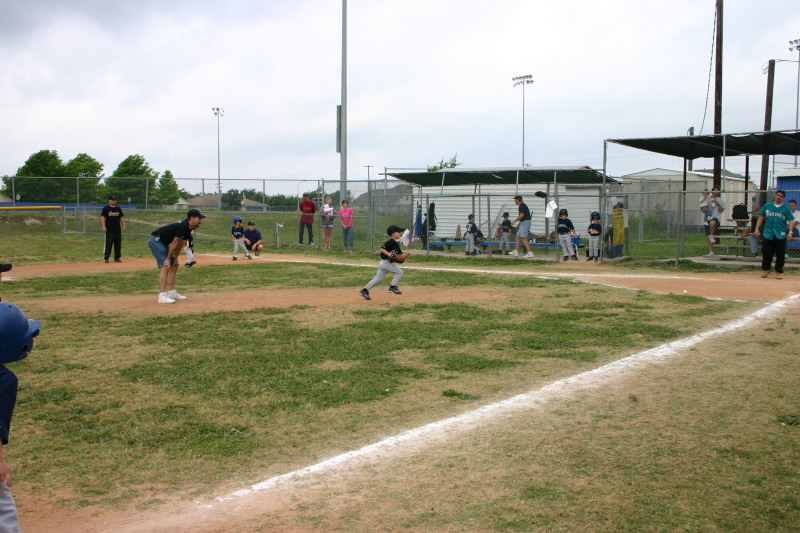 2005/05(May)/Chance-TBall/800x600_2005-05-07-Chance-Tball-23-Jacob.JPG