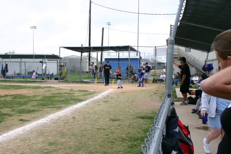 2005-05-07-Chance-Tball-39-batting-perfect-hit.JPG