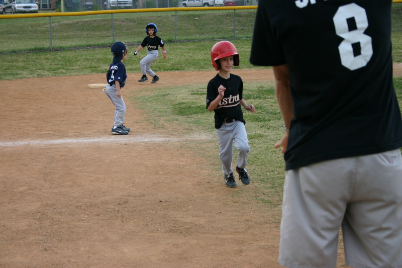 2005-05-07-Chance-Tball-50-running.JPG