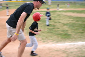 2005-05-07-Chance-Tball-07-running.JPG